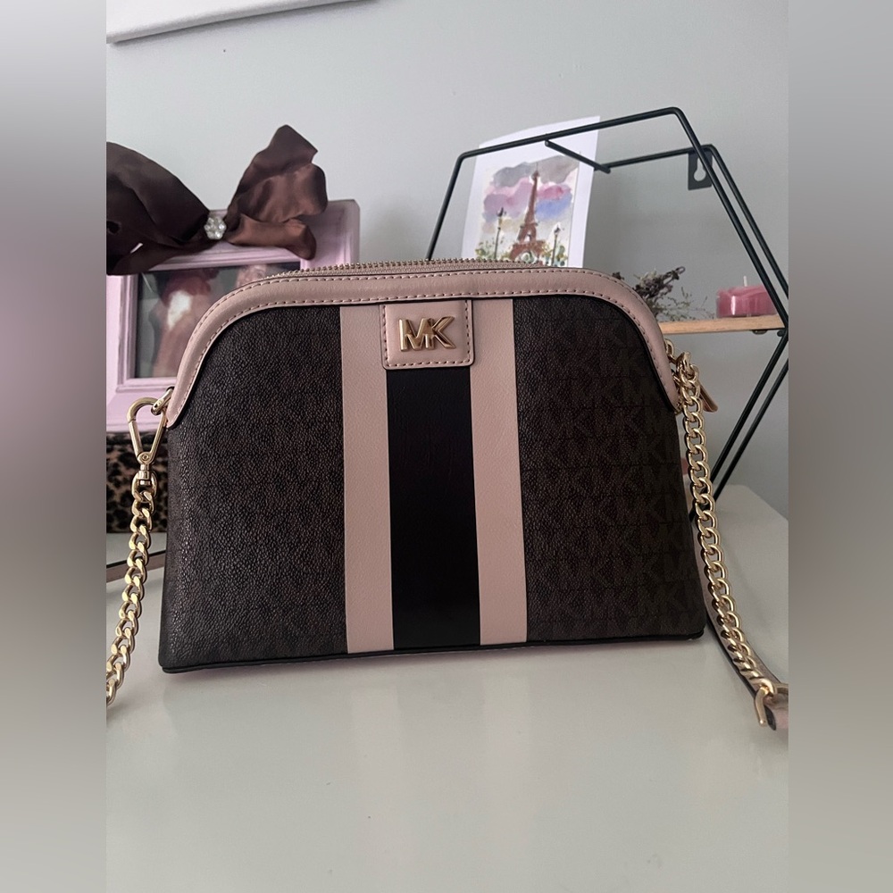 Micheal Kors Women’s Crossbody bag